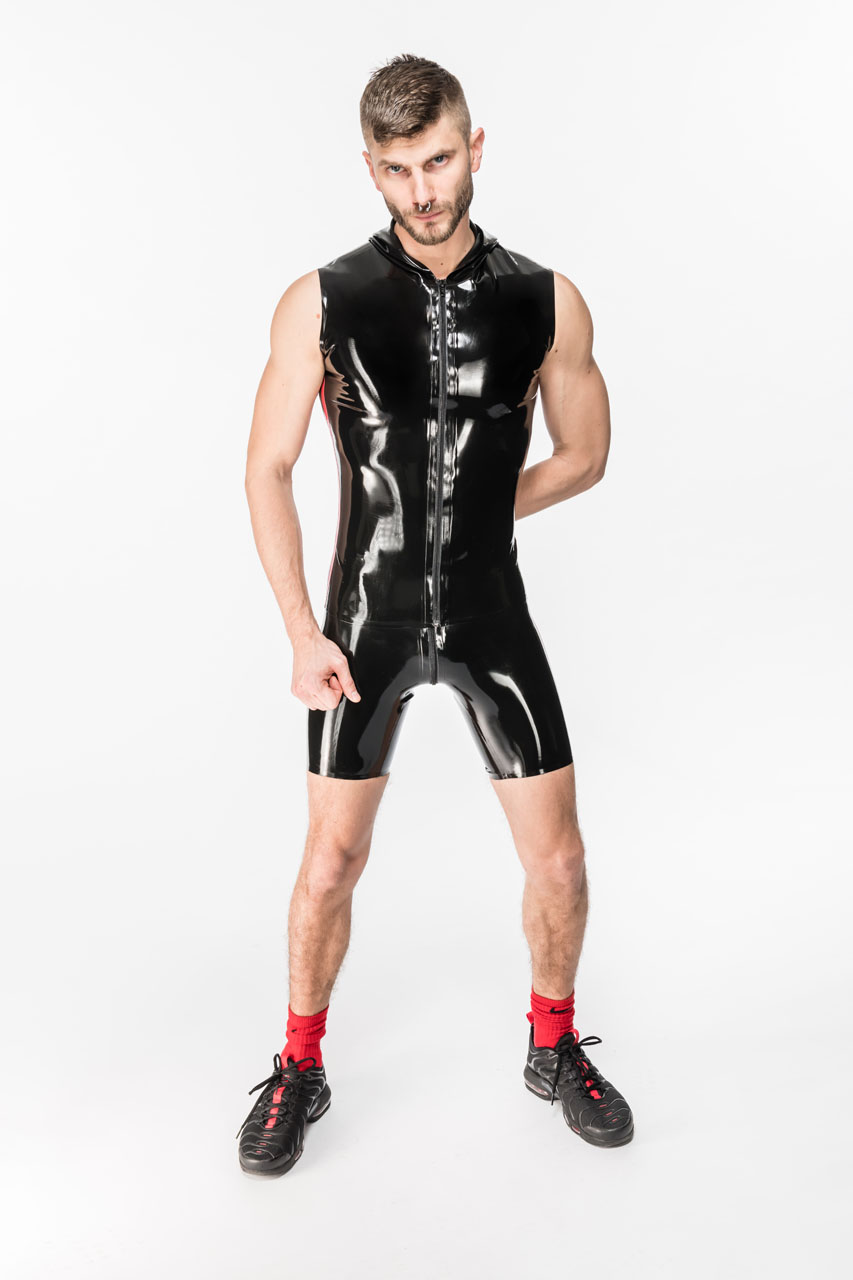 Sleeveless Shirt with hood